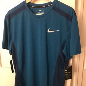 Men’s size medium Nike t shirt